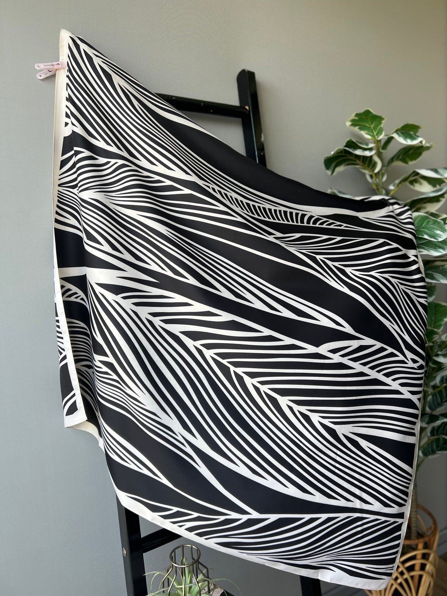 The Monochrome Lines Krown